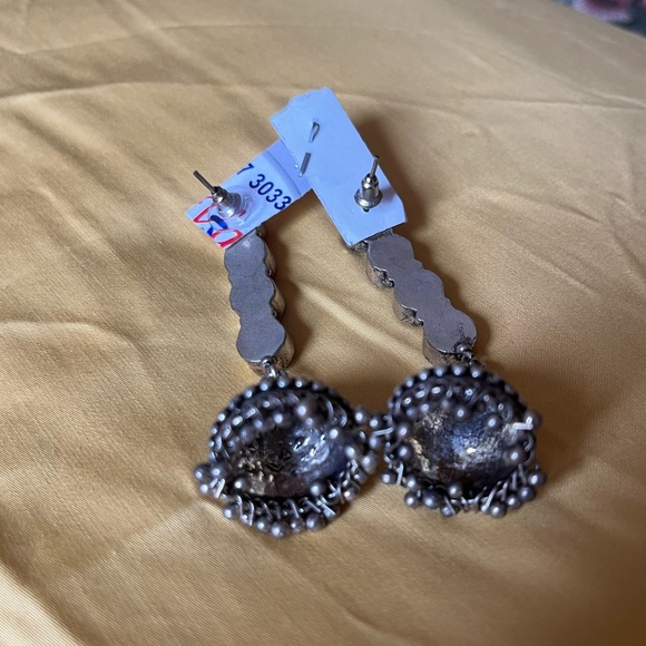 2 for 1! Authentic Indian jeweled and peacock 🦚 motif jhumka earrings - Picture 8 of 13